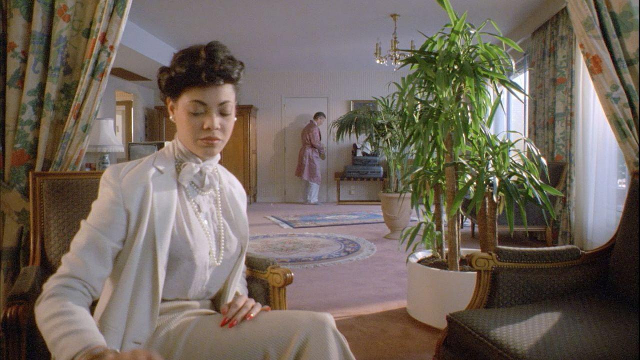 Love Circles 1985 movie scene