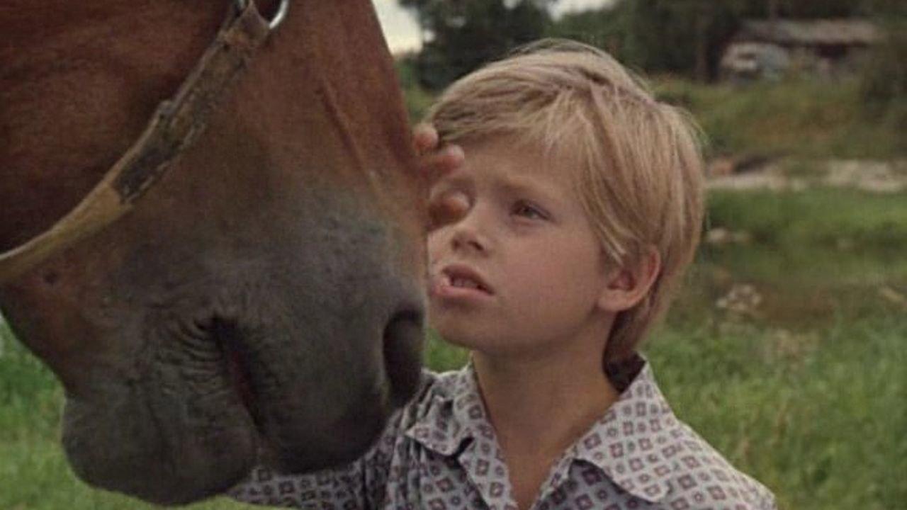 A Collar for Marquis 1977 movie scene