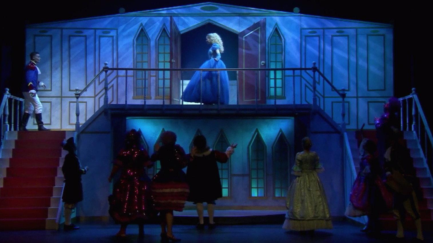 Assepoester de musical 2014 movie scene
