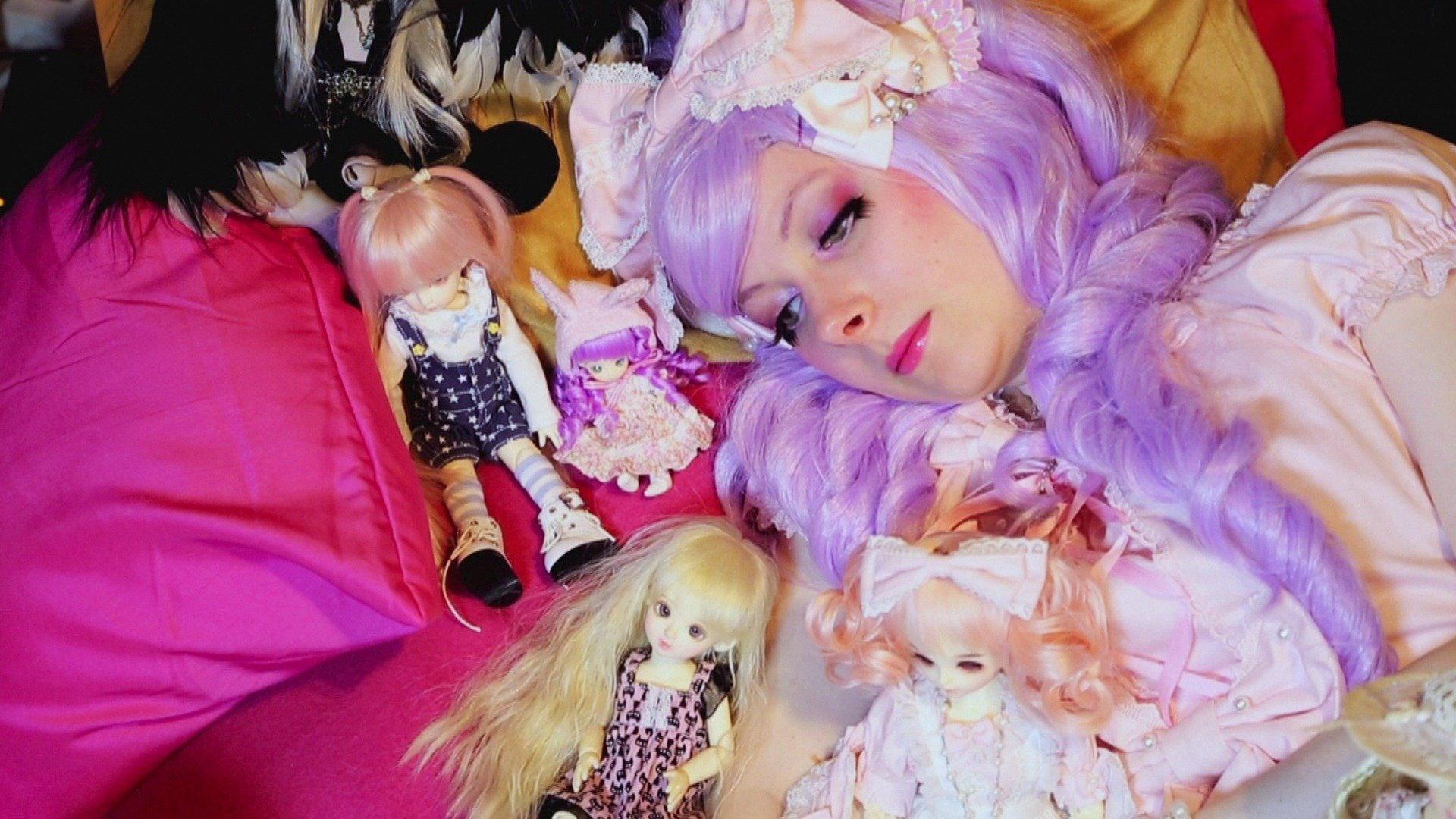 Sussie and the Dollhouse 2015 movie scene