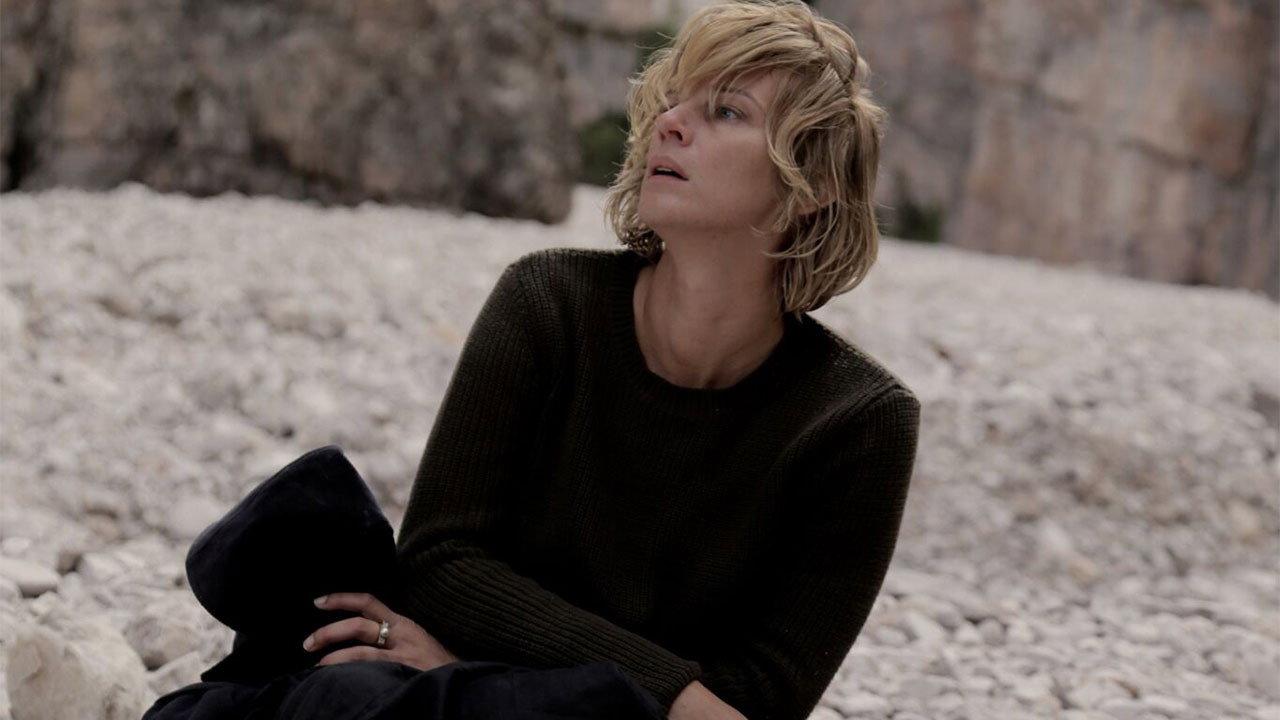 Lucy in the Sky 2018 movie scene