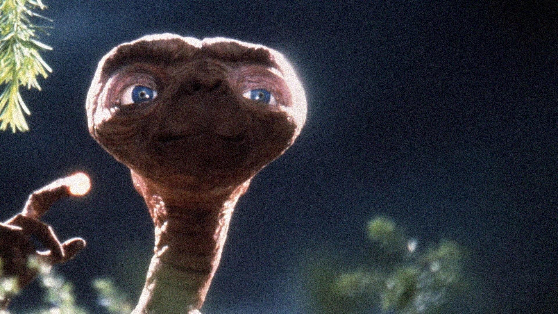 E. T., an Emotional Blockbuster 2022 movie scene