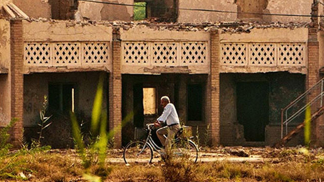 Taj Mahal 2013 movie scene
