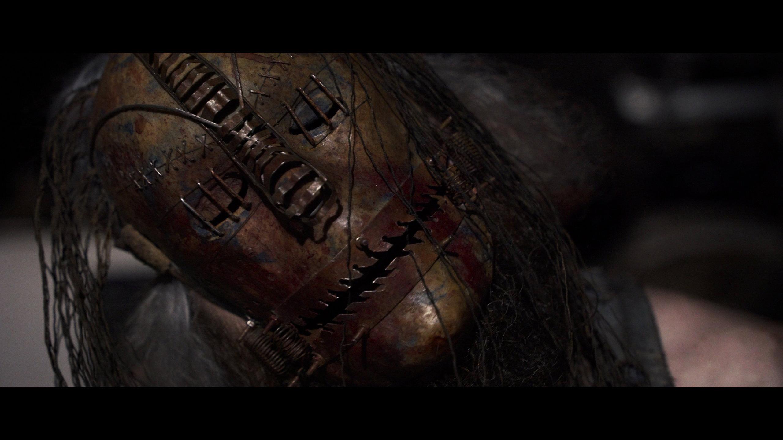 Turno de Noche: The Wrong Place 2023 movie scene