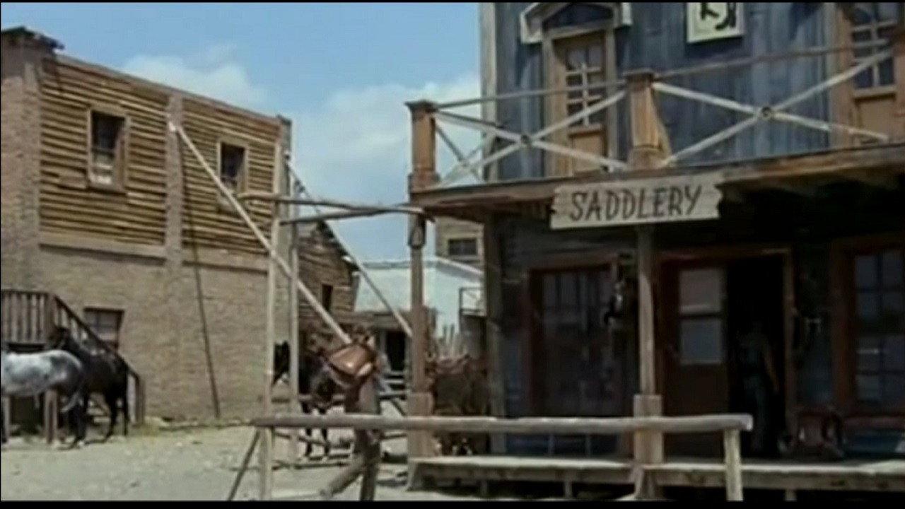 I Protect Myself Against My Enemies 1968 movie scene