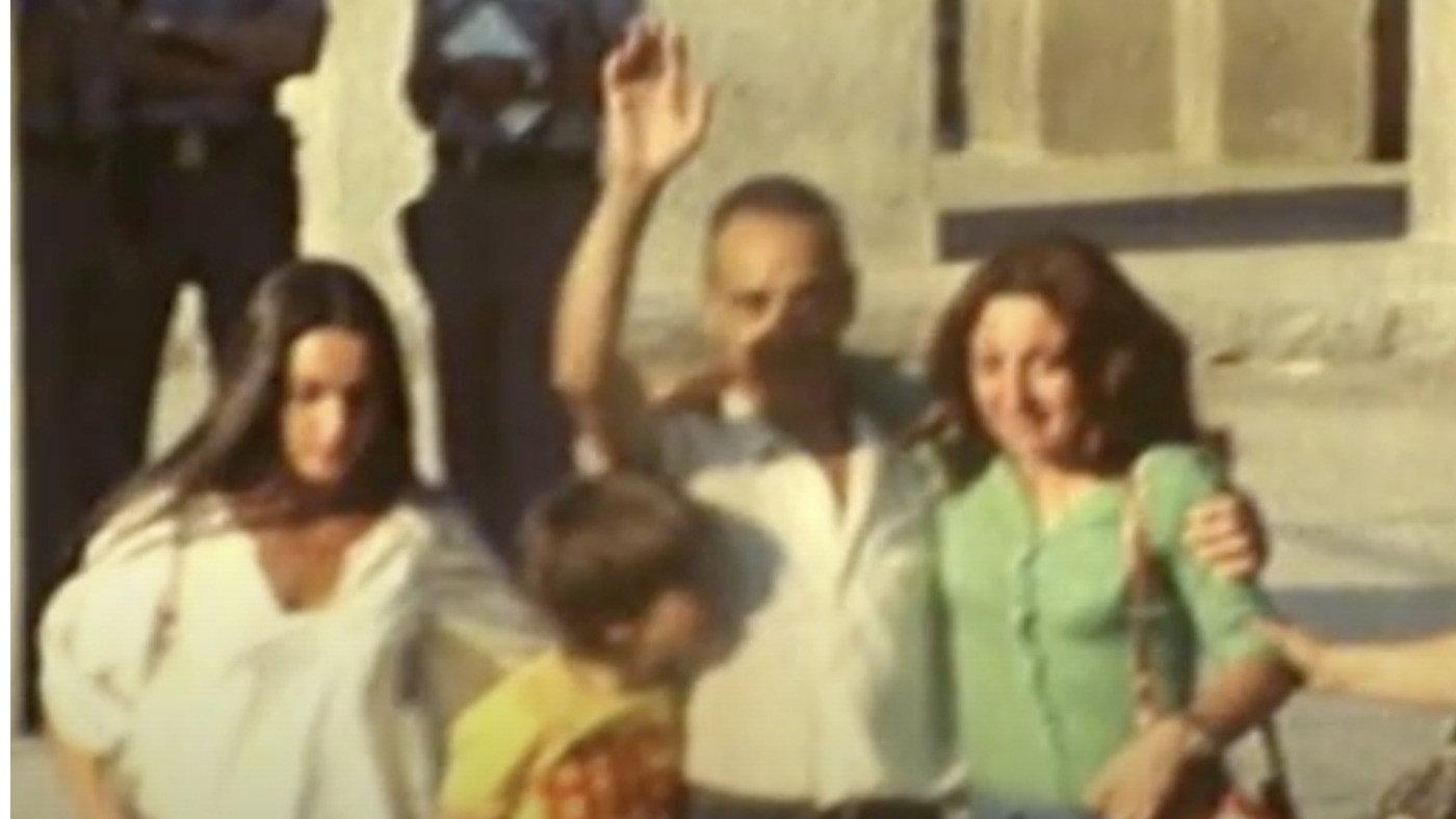 Voces para unir 1976 movie scene