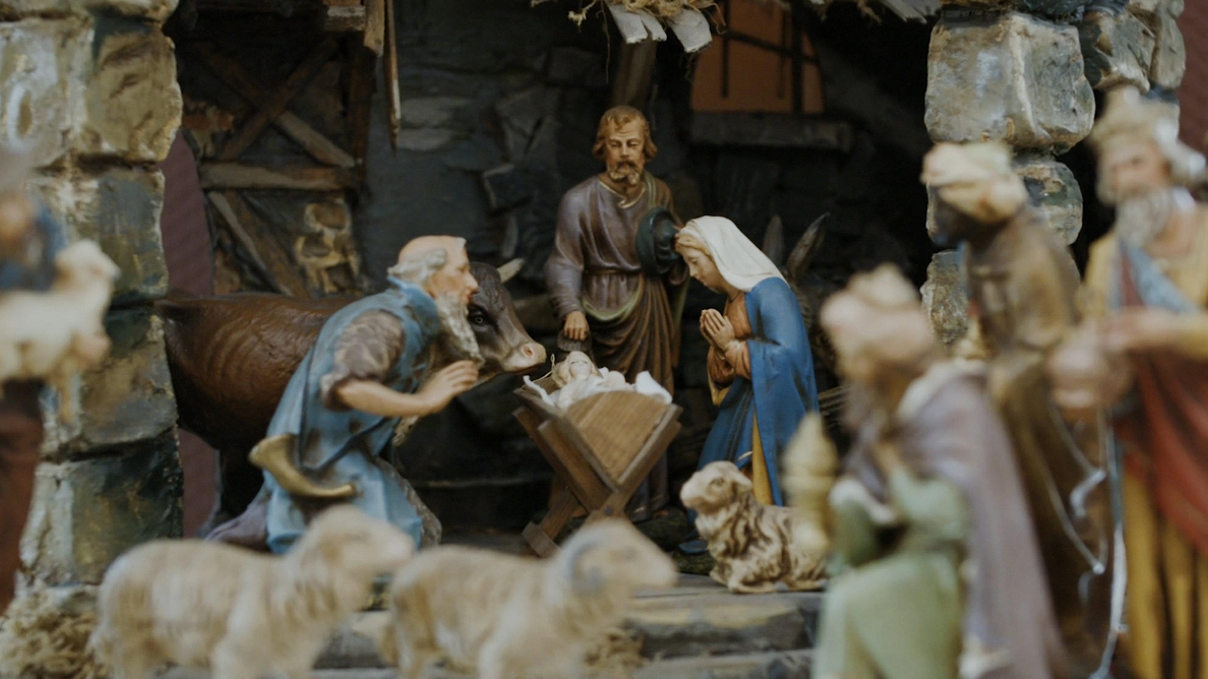 Keeping Christmas 2022 movie scene