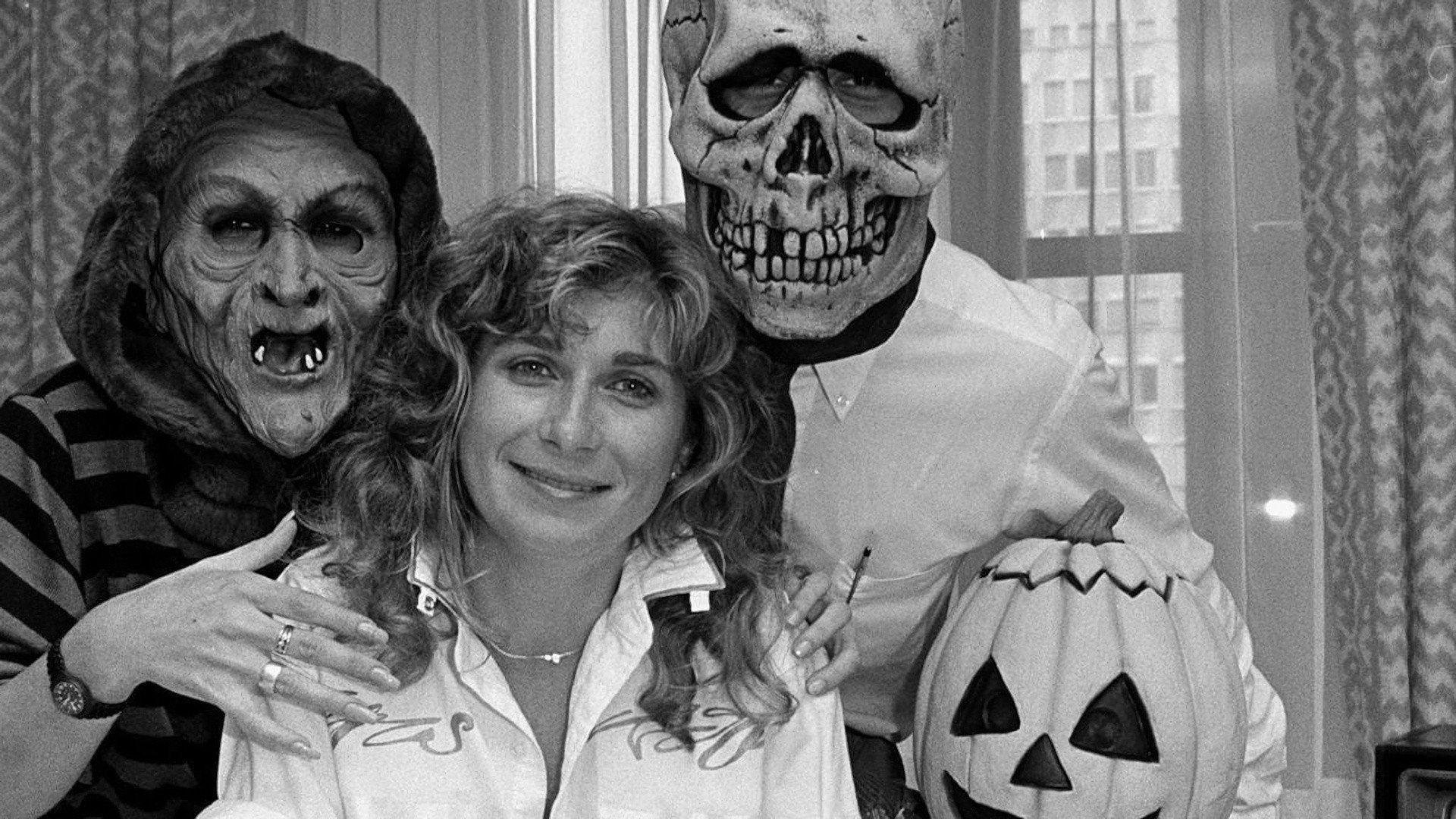 Stand Alone: The Making of Halloween III: Season of the Witch 2012 movie scene