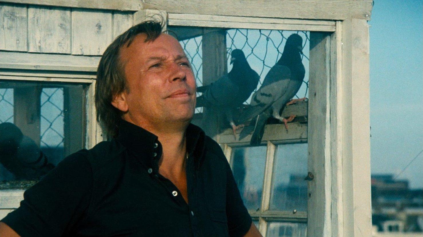 Naked Over the Fence 1973 movie scene