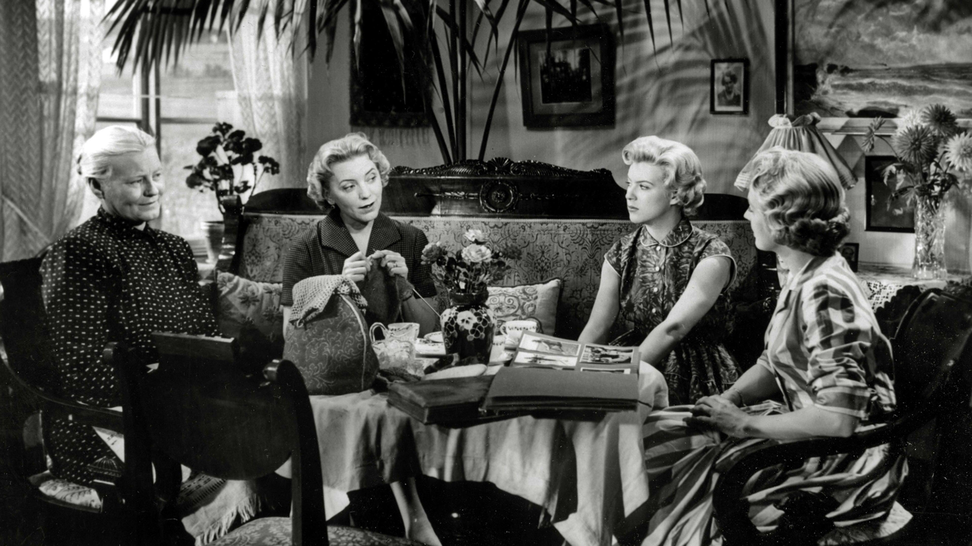 Niskavuoren naiset 1958 movie scene