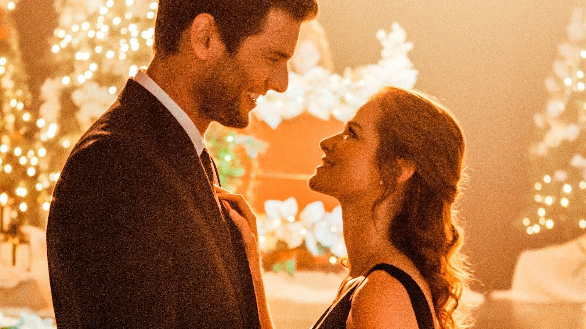 Twinkle All the Way 2019 movie scene