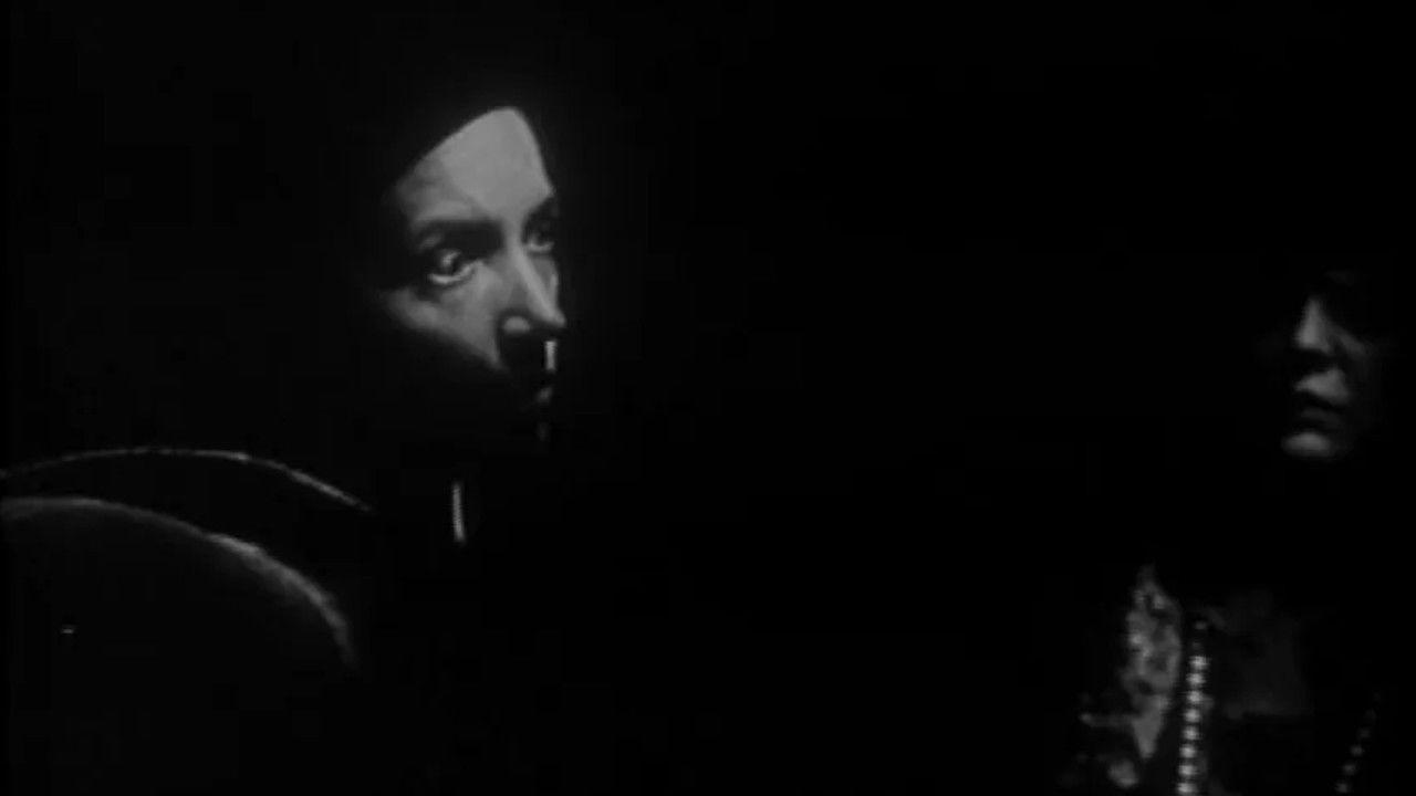 The Medium 1951 movie scene