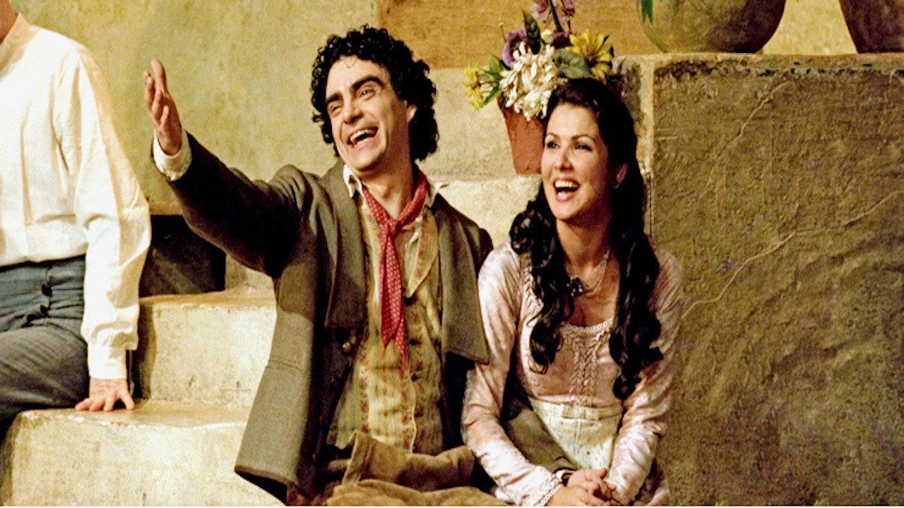 Donizetti: L'elisir d'amore 2005 movie scene