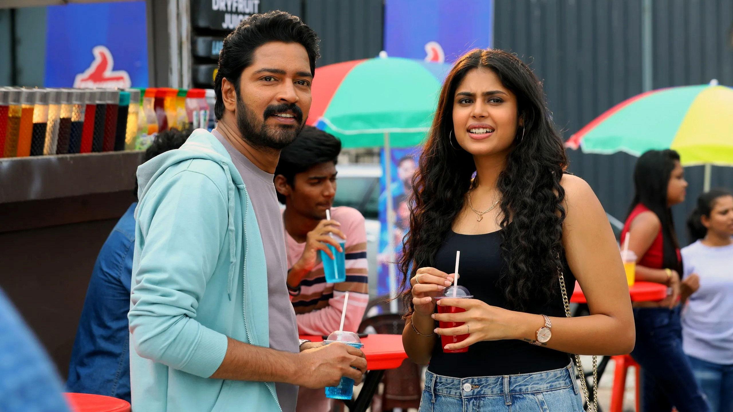 Aa Okkati Adakku 2024 movie scene