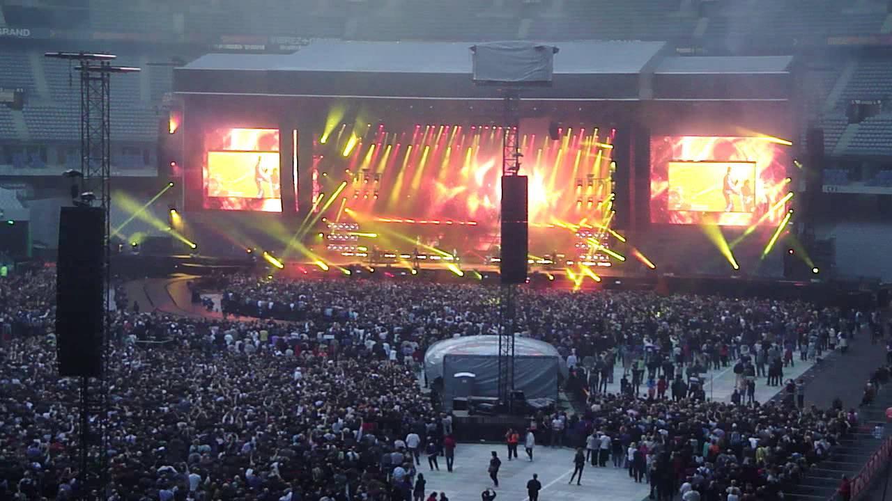 Johnny Hallyday Allume le feu au Stade de France 1999 movie scene