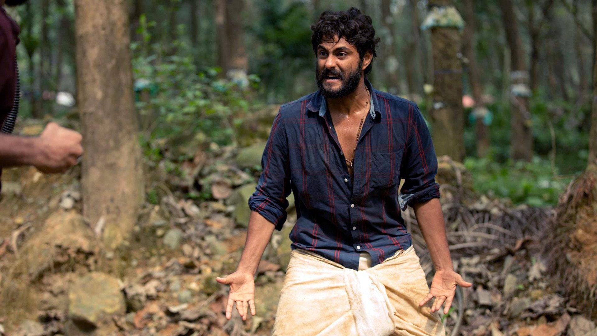 Angamaly Diaries 2017 movie scene