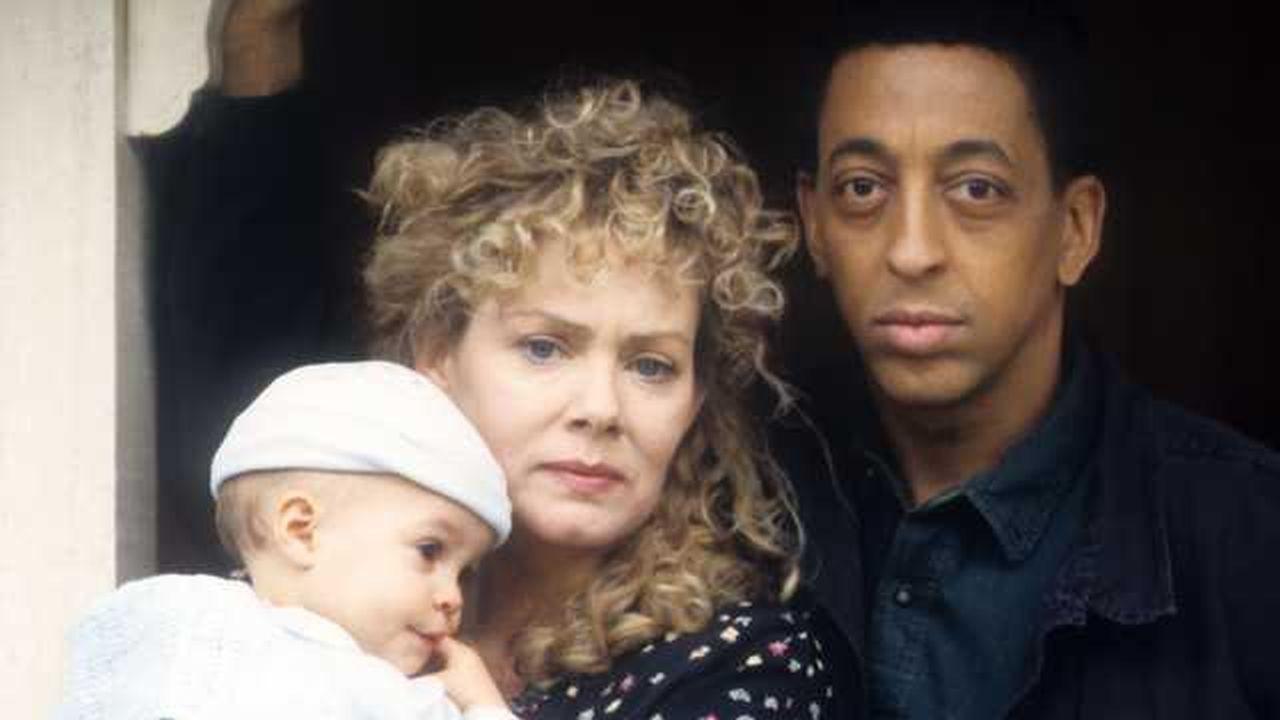 A Stranger in Town 1995 movie scene