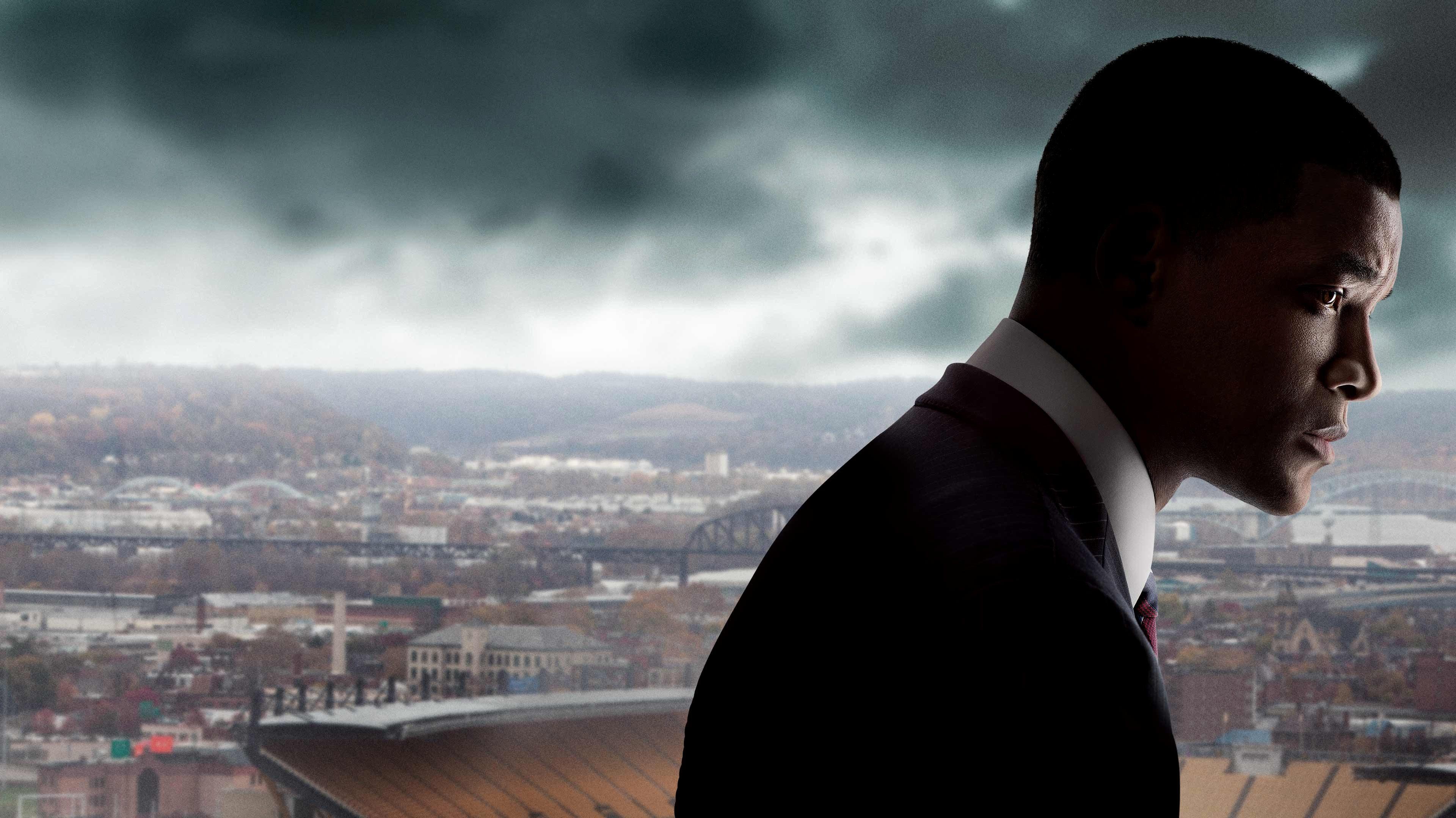 Concussion 2015 movie scene