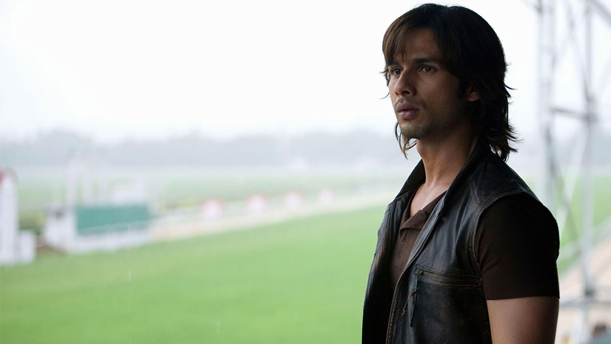 Kaminey 2009 movie scene