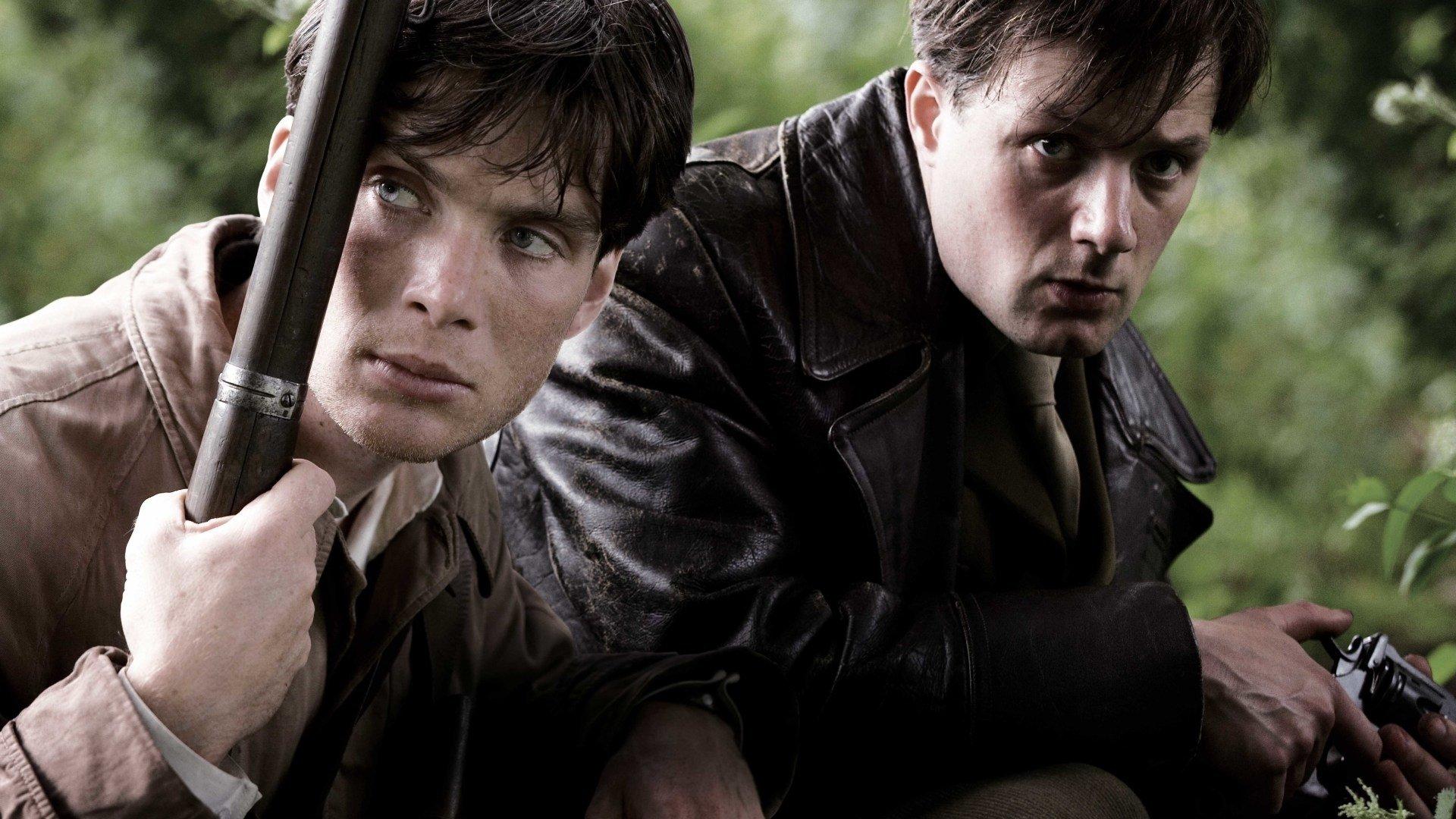 The Wind That Shakes the Barley 2006 movie scene