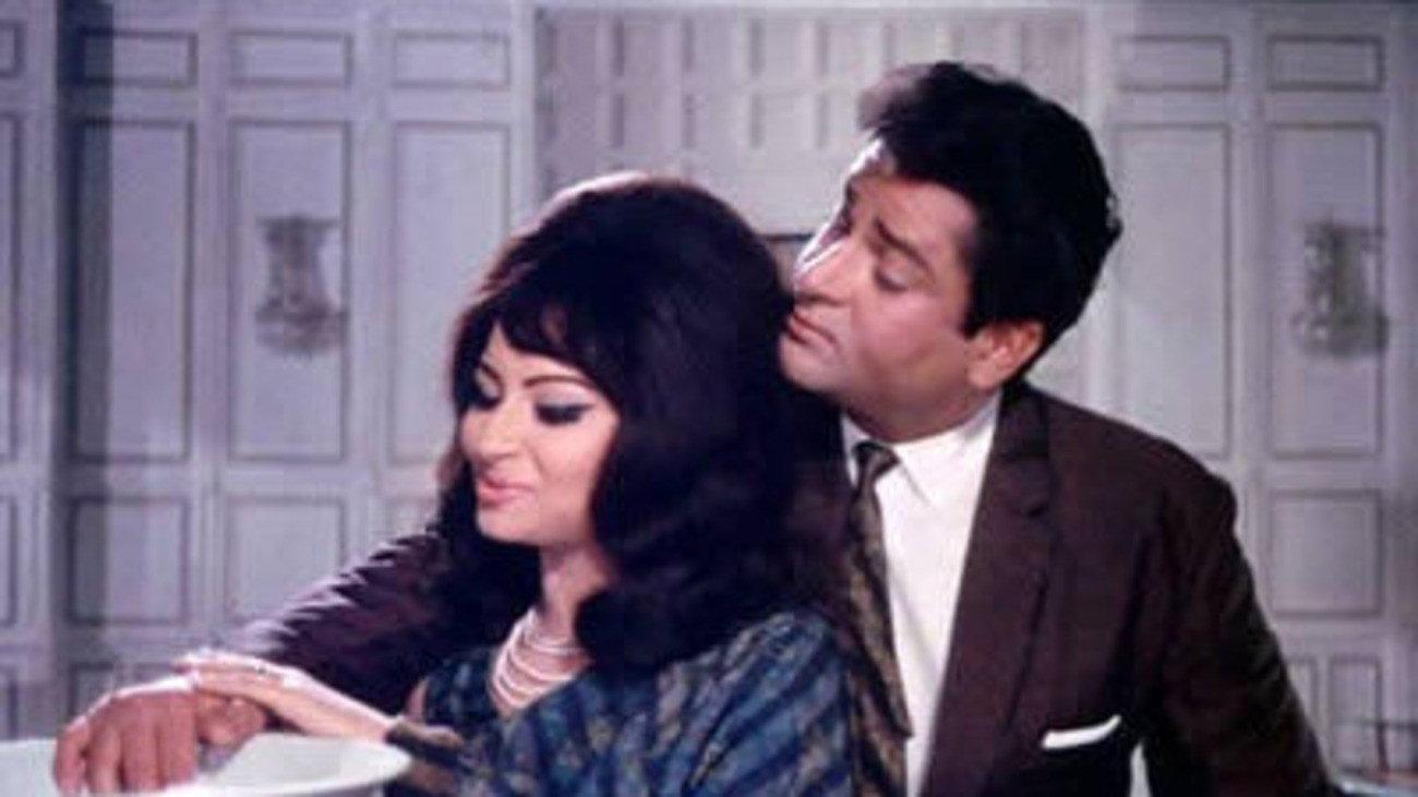 An Evening in Paris 1967 movie scene