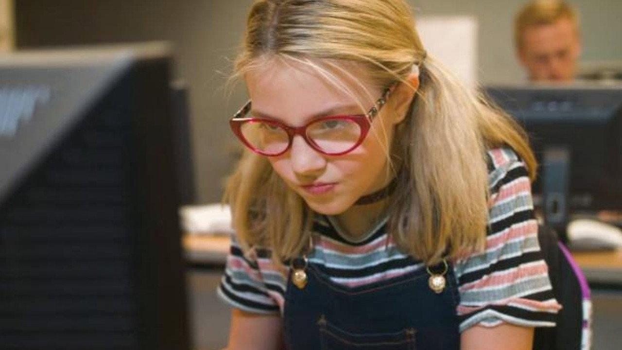 Girl Wired 2019 movie scene