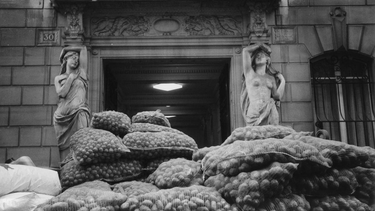 The So-Called Caryatids 1984 movie scene
