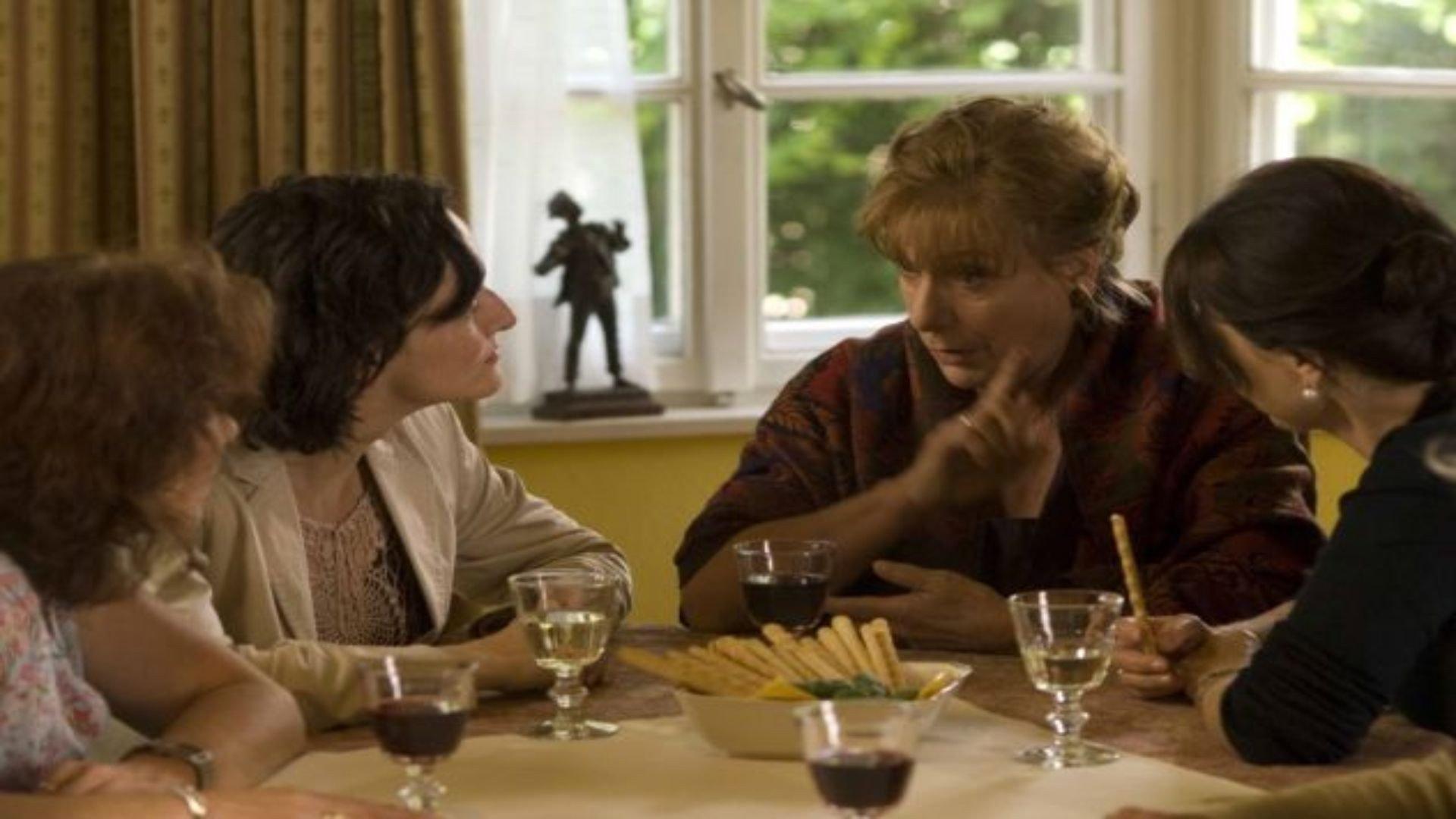 Jeder Mensch braucht ein Geheimnis 2010 movie scene