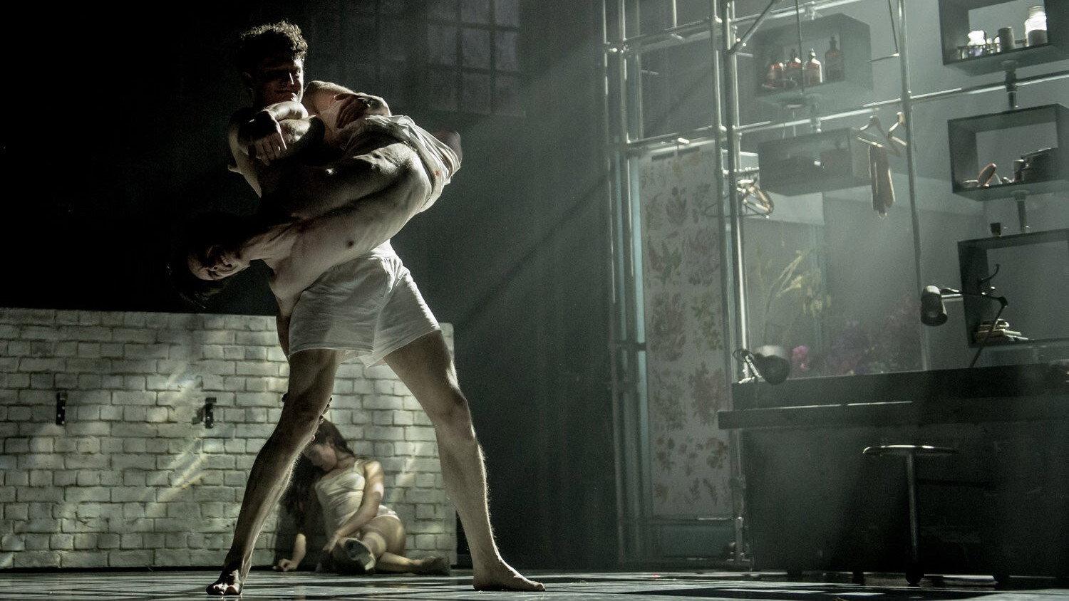 Jekyll & Hyde 2016 movie scene