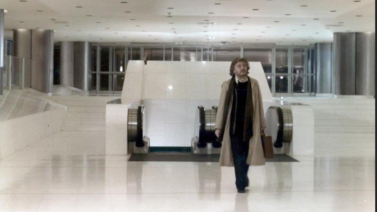 Dossier 51 1978 movie scene