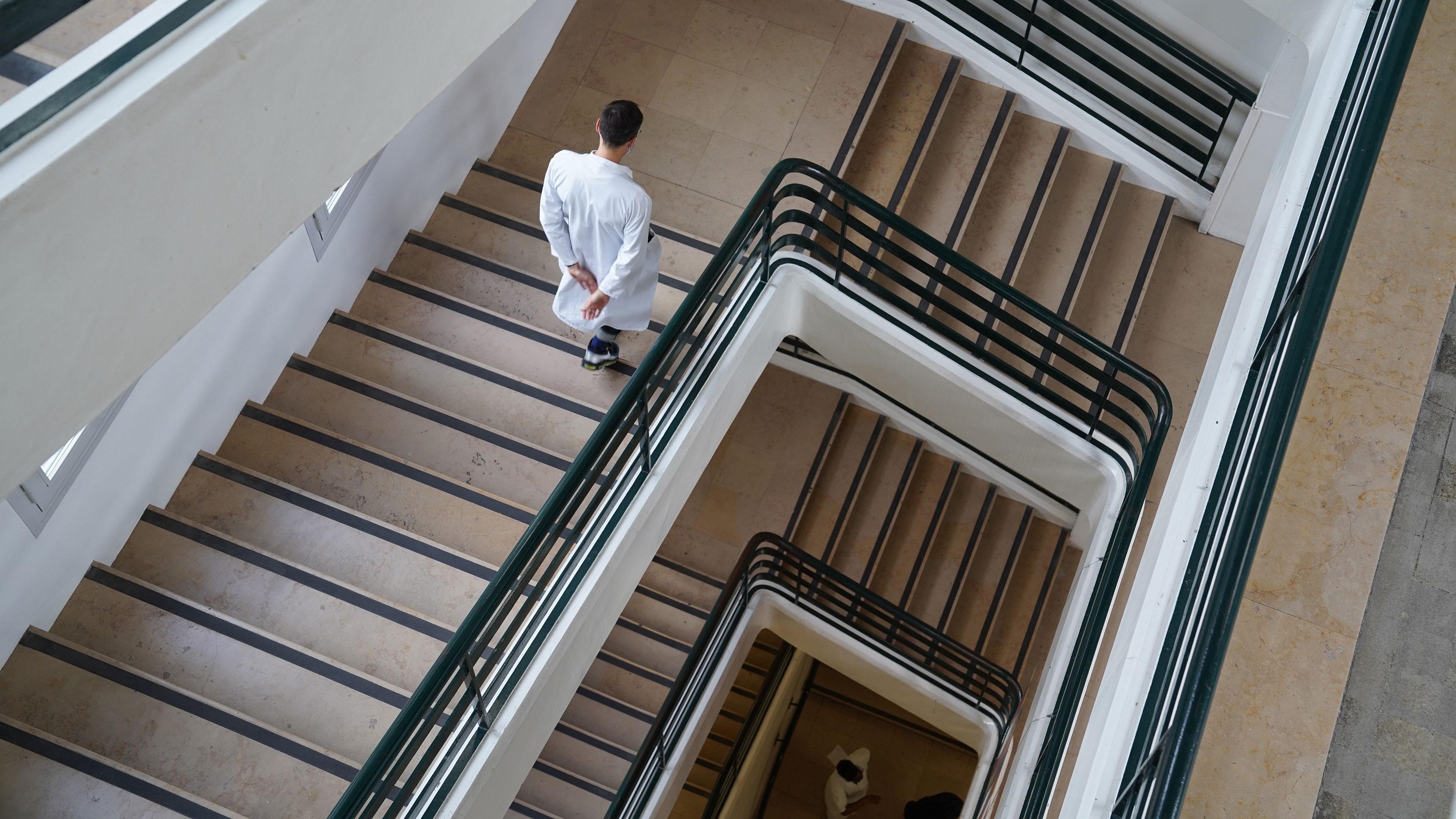 On the Edge - Health System in Crisis 2023 movie scene