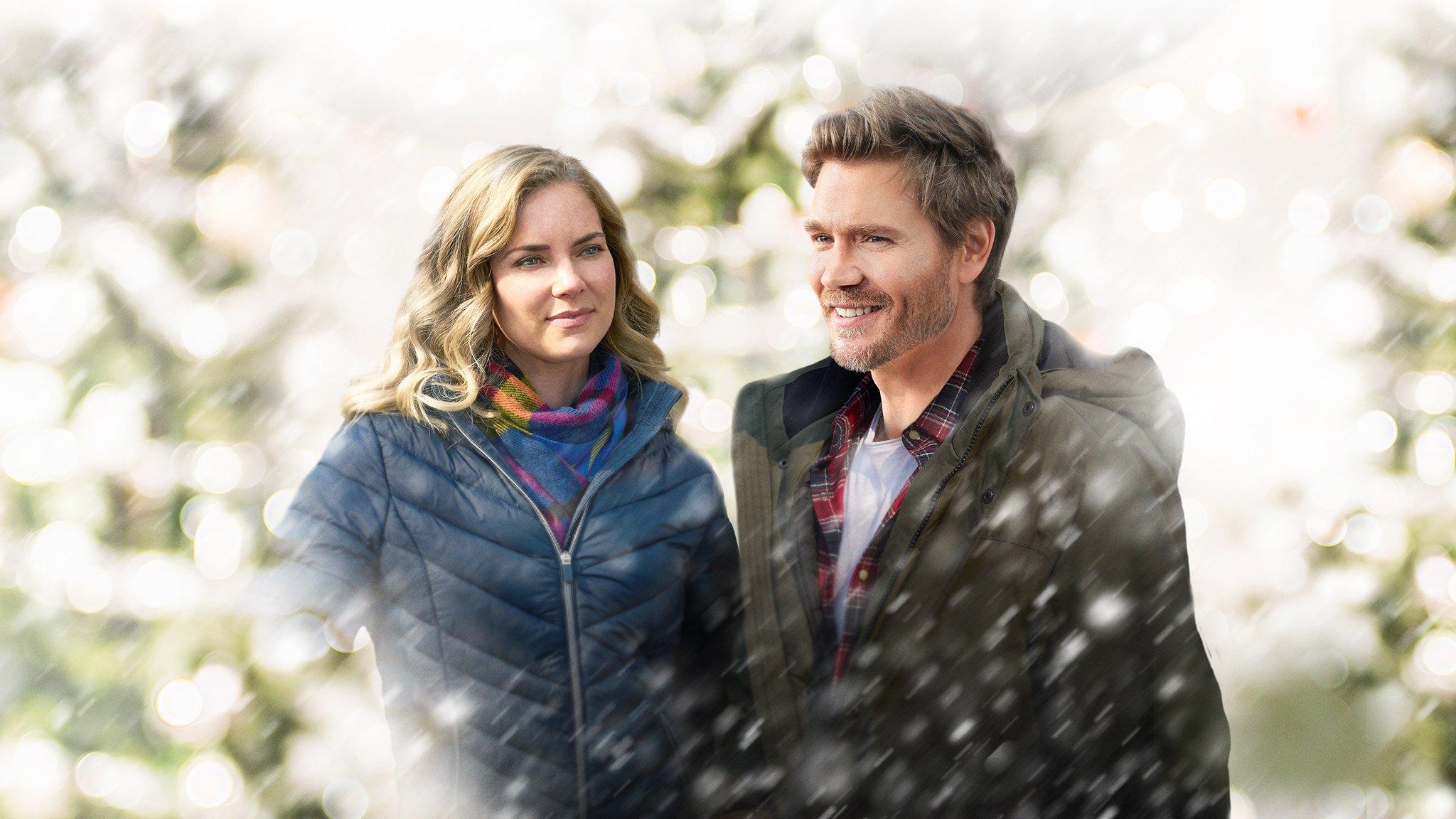 Toying with the Holidays 2021 movie scene