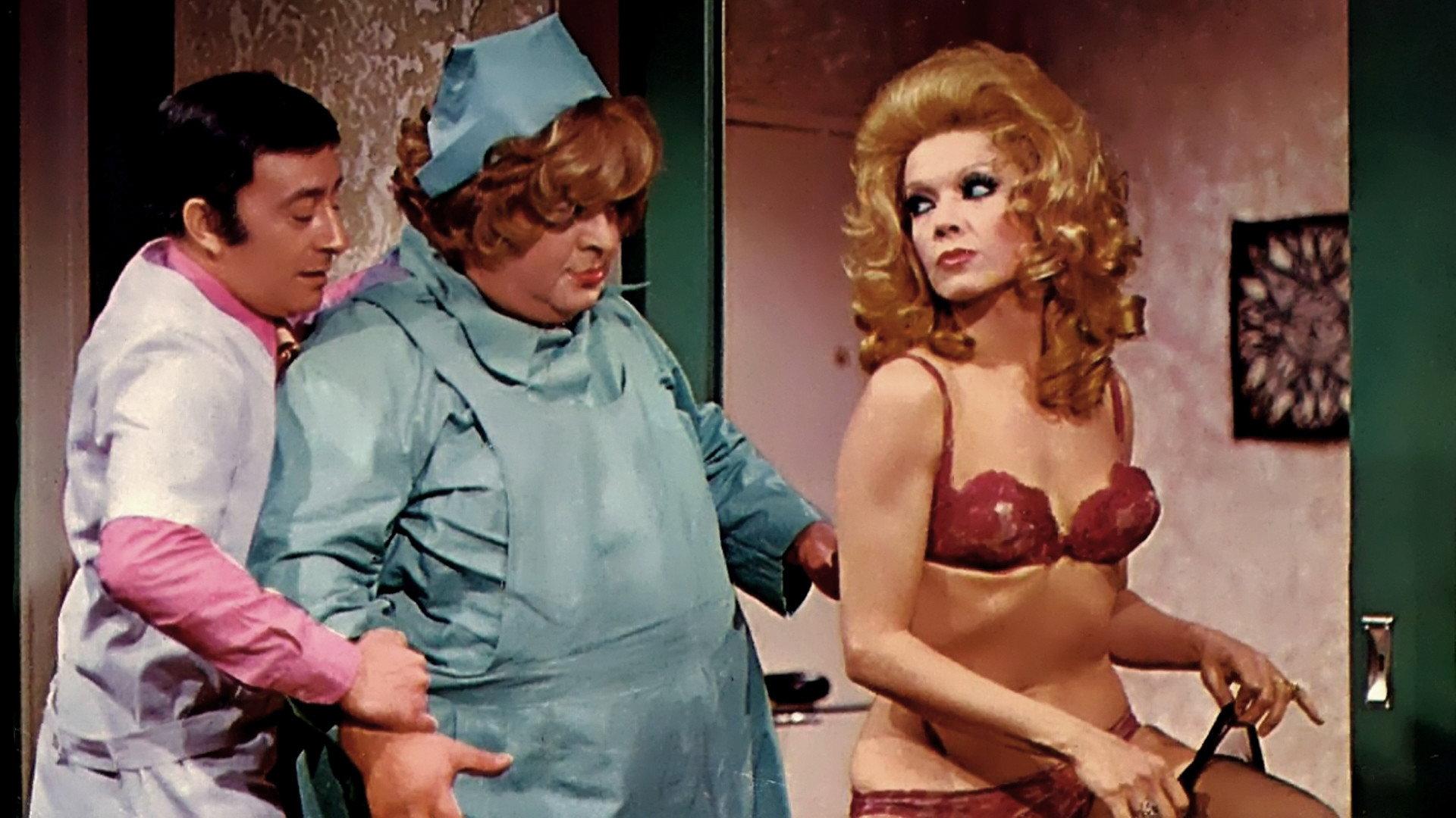 Los doctores las prefieren desnudas 1973 movie scene