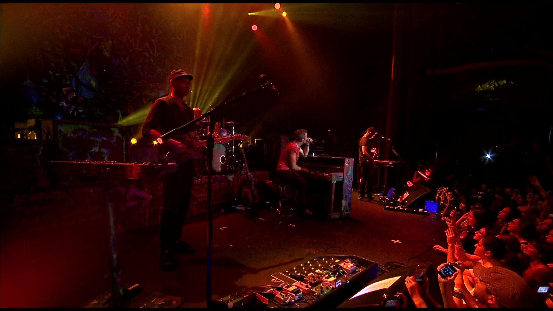 Coldplay - Live at La Cigale 2011 2011 movie scene
