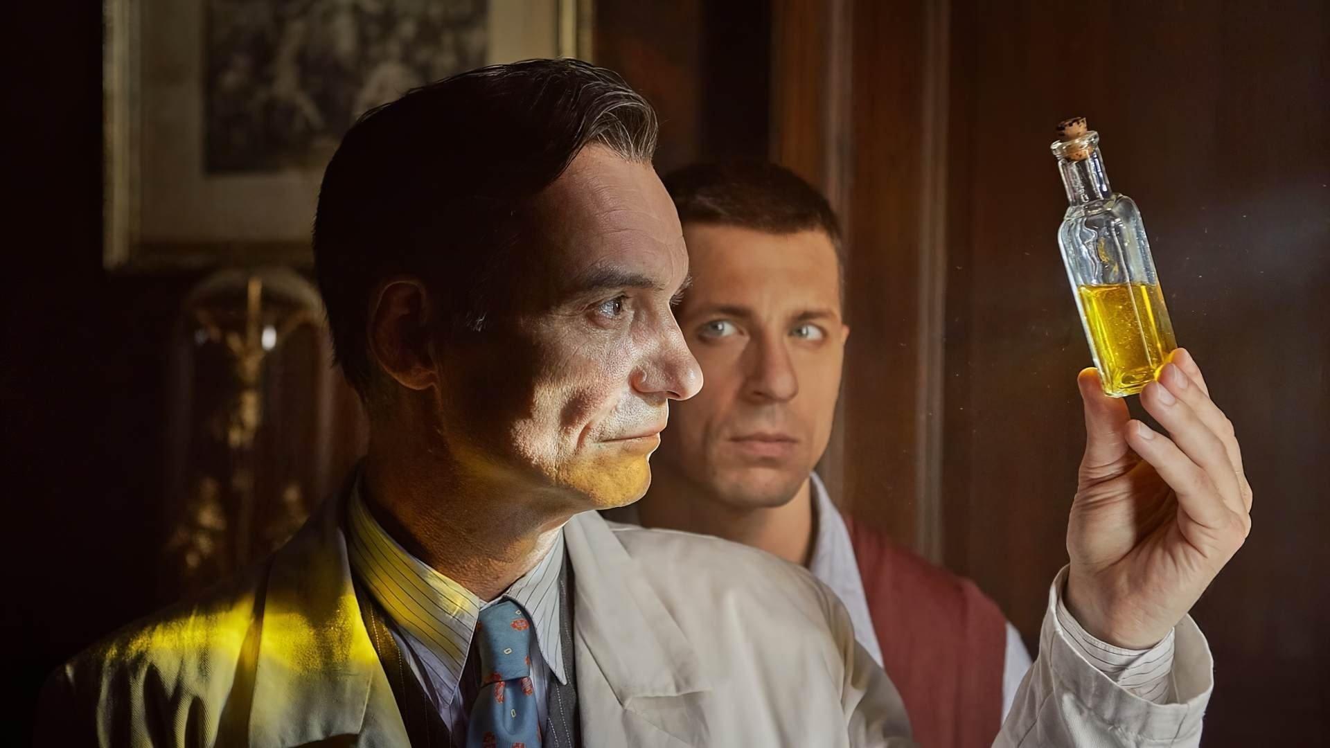 Charlatan 2020 movie scene