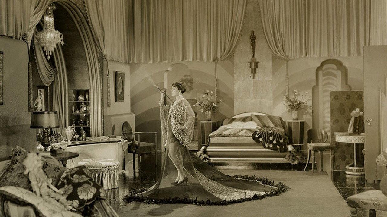 Women Love Diamonds 1927 movie scene
