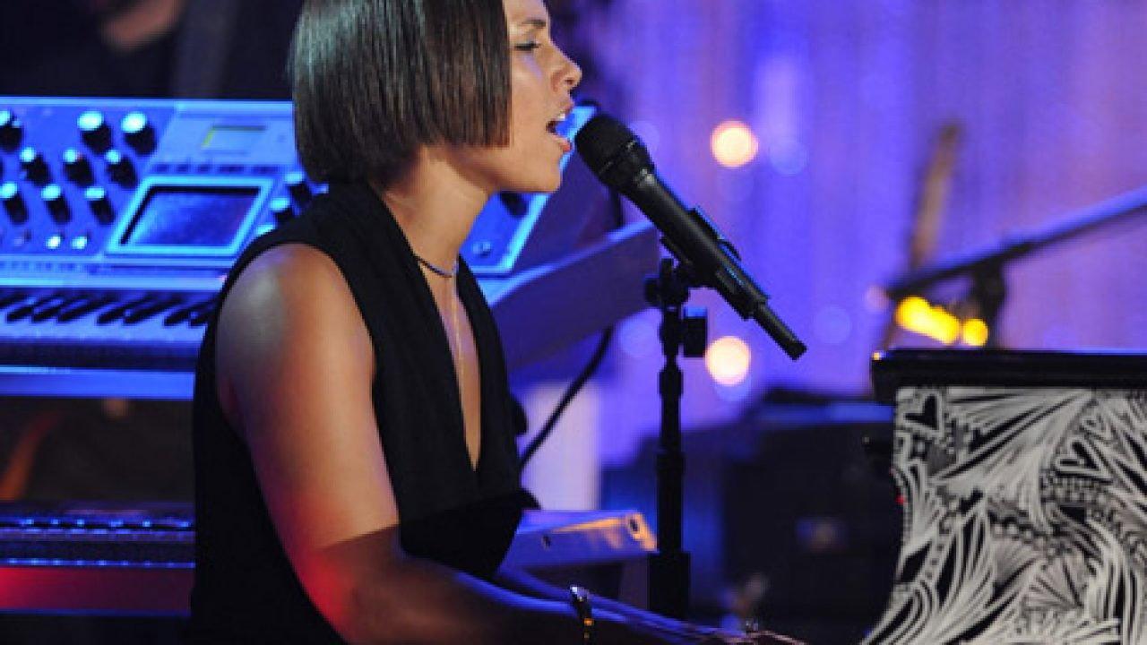 Alicia Keys - VH1 Storytellers 2013 movie scene