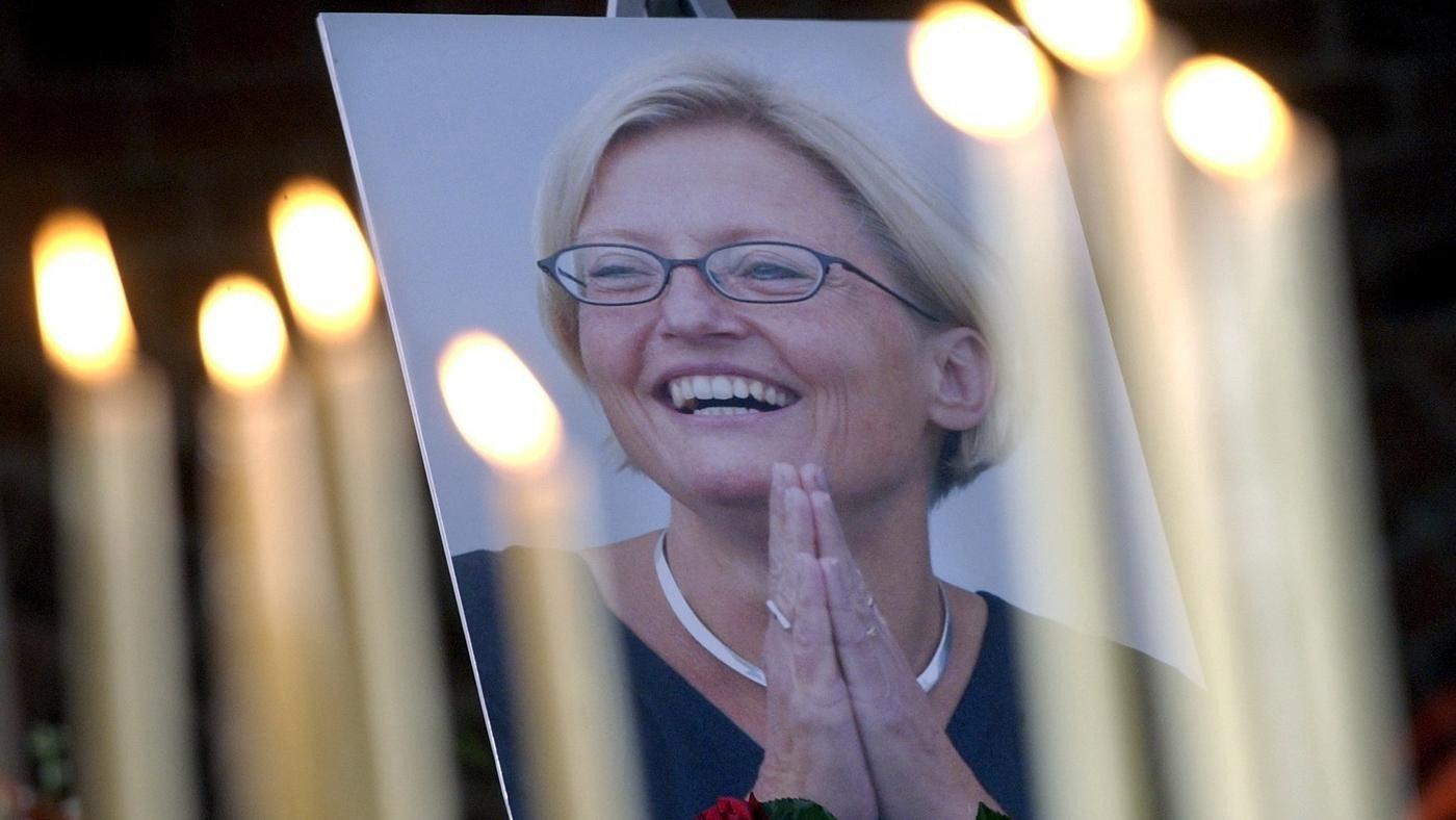 Anna Lindh 1957 - 2003 2013 movie scene