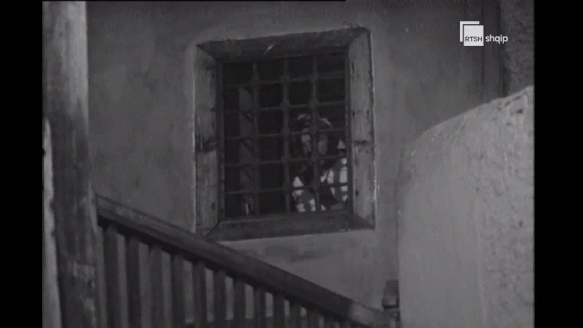 Kur hidheshin themelet 1977 movie scene