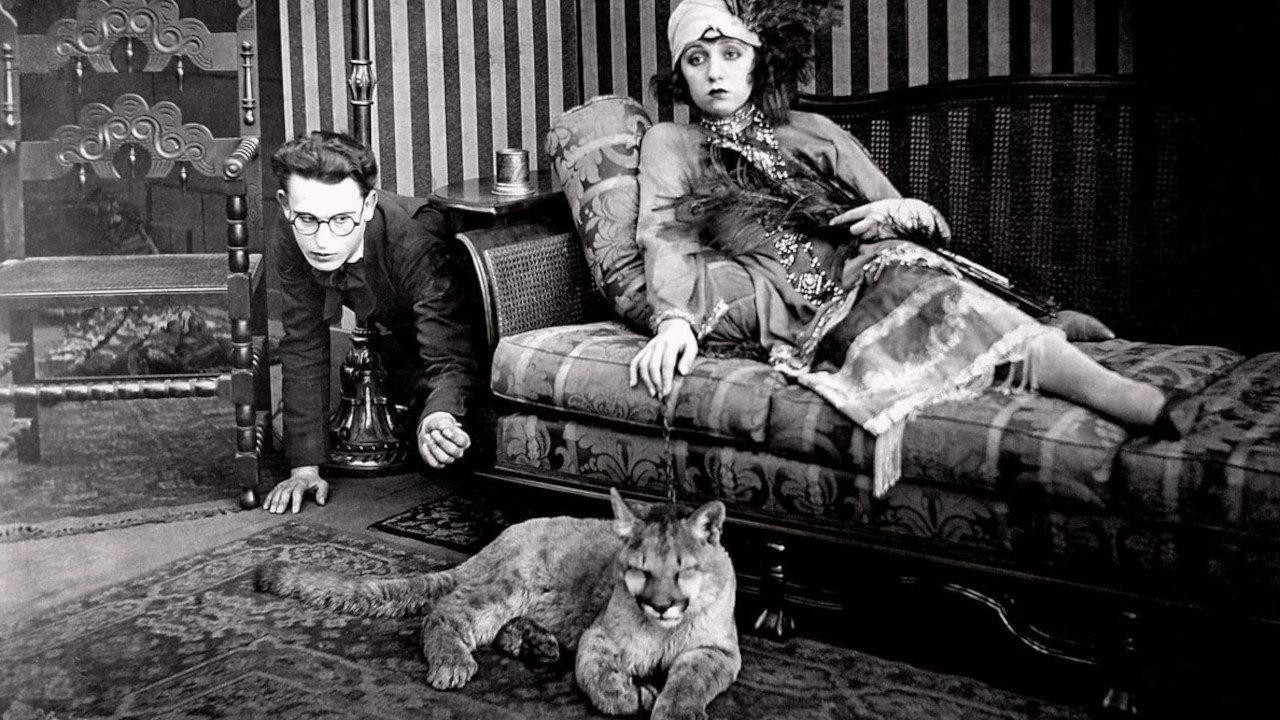 The Rajah 1919 movie scene