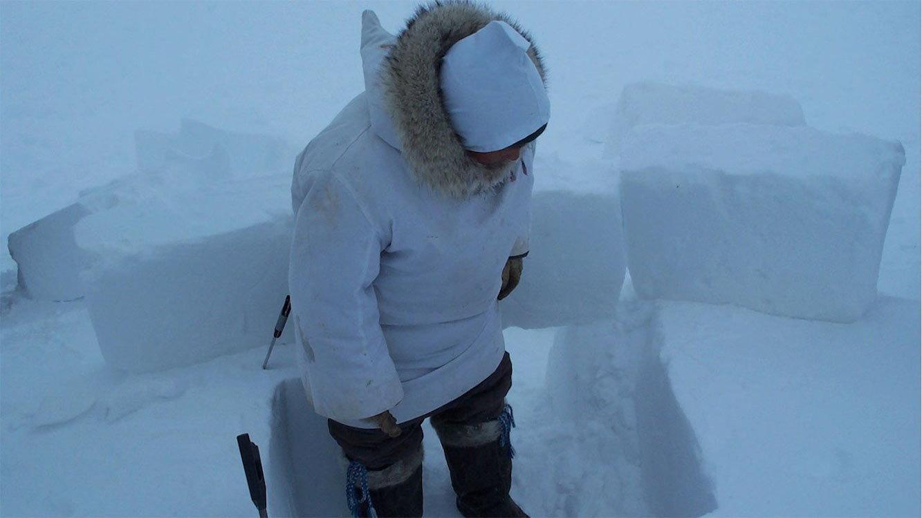 Inuuvunga: I Am Inuk, I Am Alive 2004 movie scene