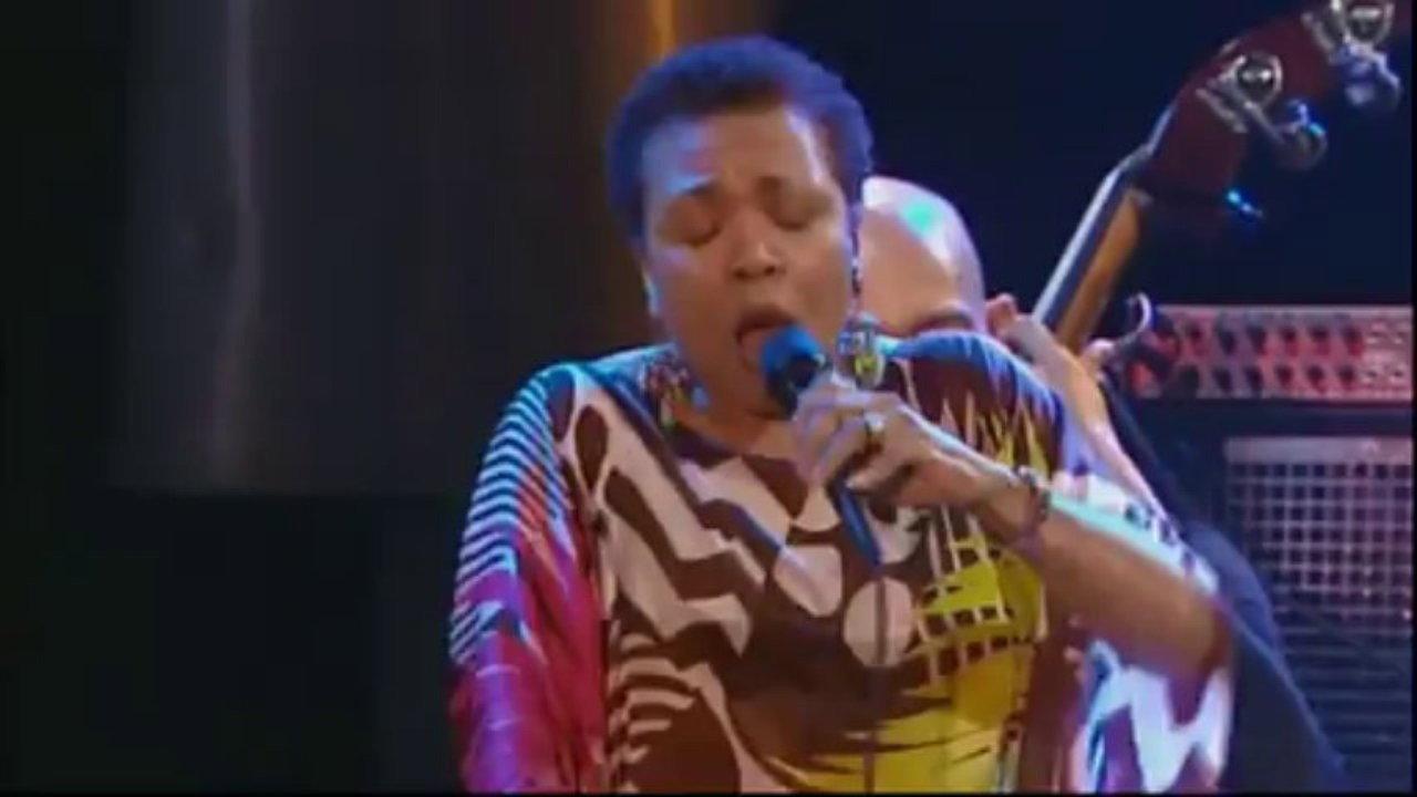 Dee Dee Bridgewater - Live in Antibes & Juan-Les-Pins 2010 movie scene