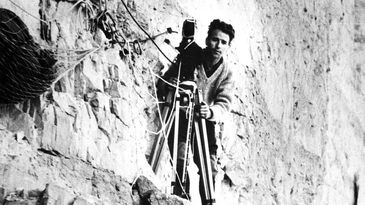 Direttissima 1960 movie scene