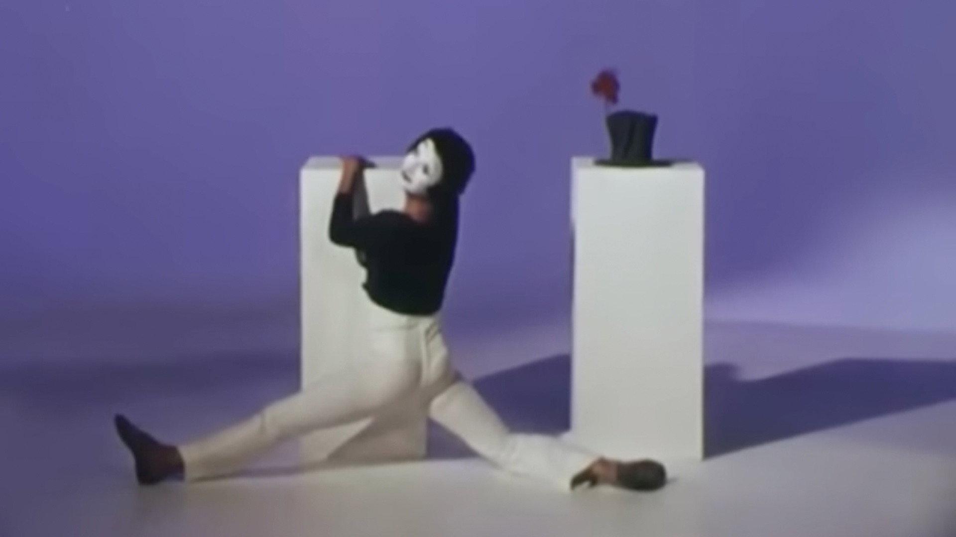 Bip as a Skater 1975 movie scene