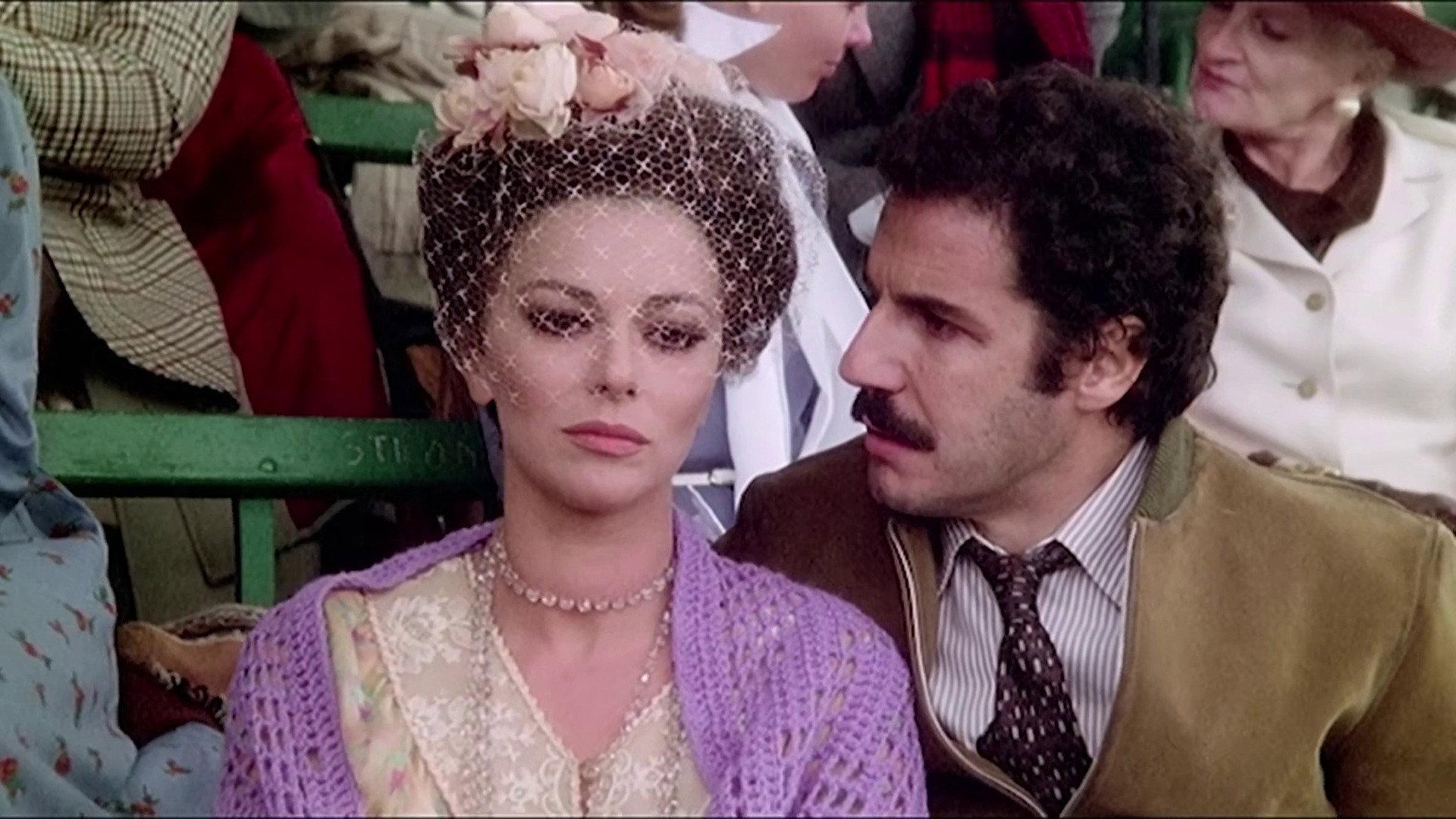 Colpita da improvviso benessere 1976 movie scene