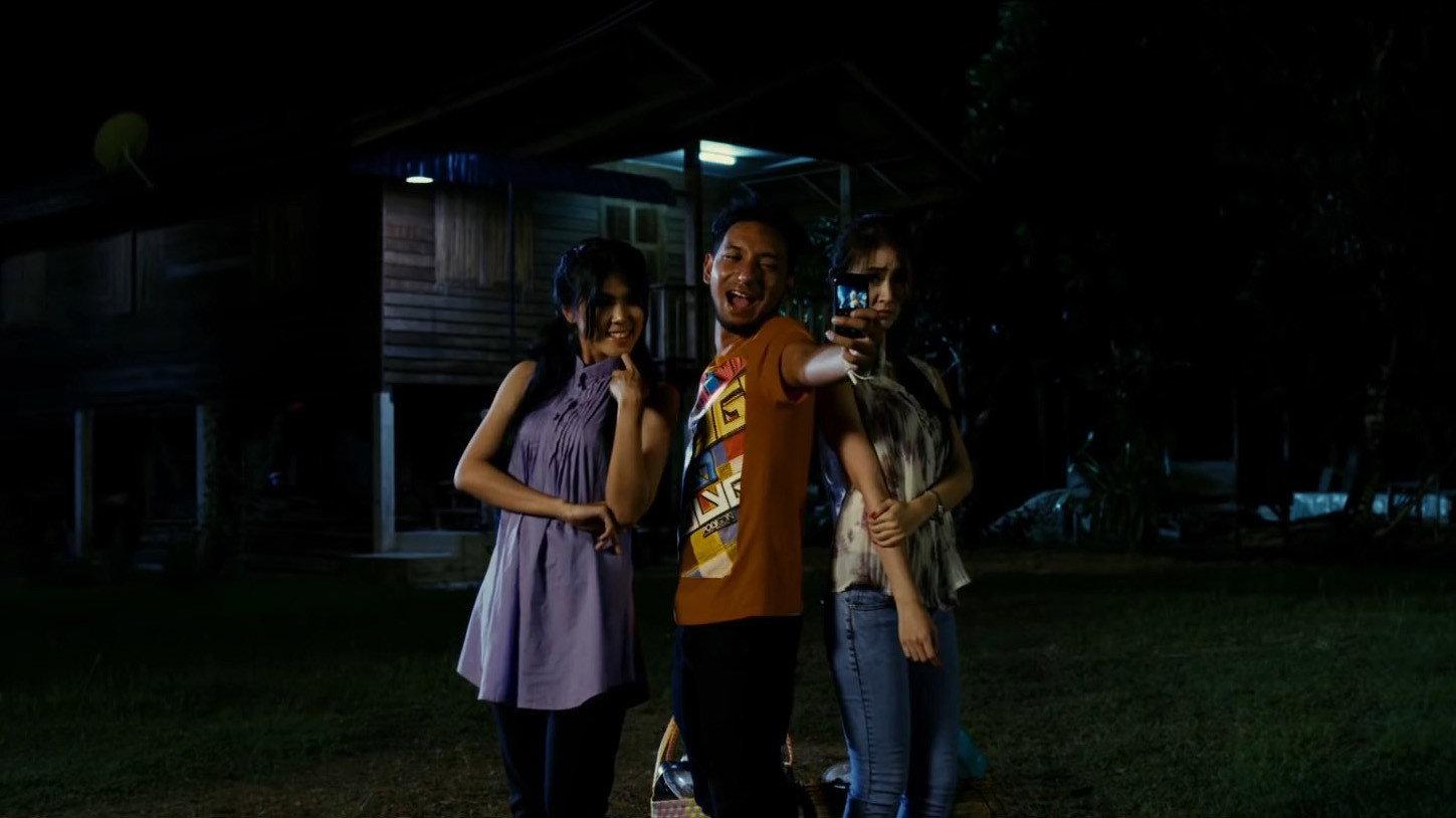 Bikers Kental 2013 movie scene
