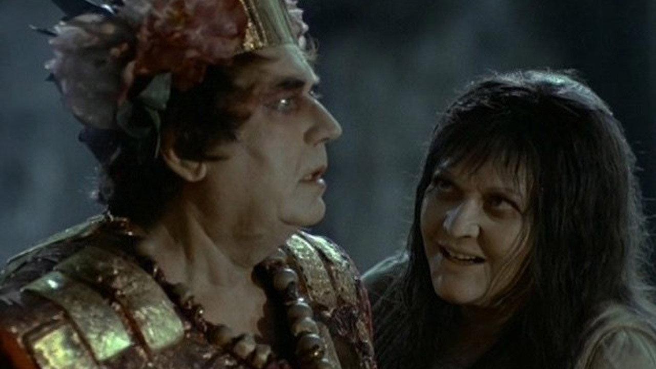 Elektra 1981 movie scene