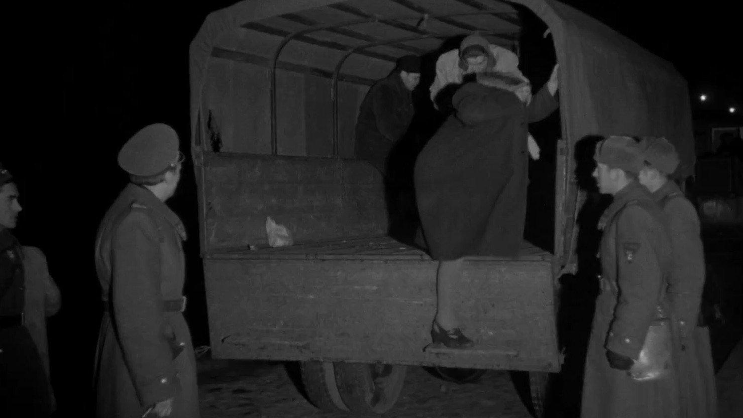 Article Zero 1957 movie scene