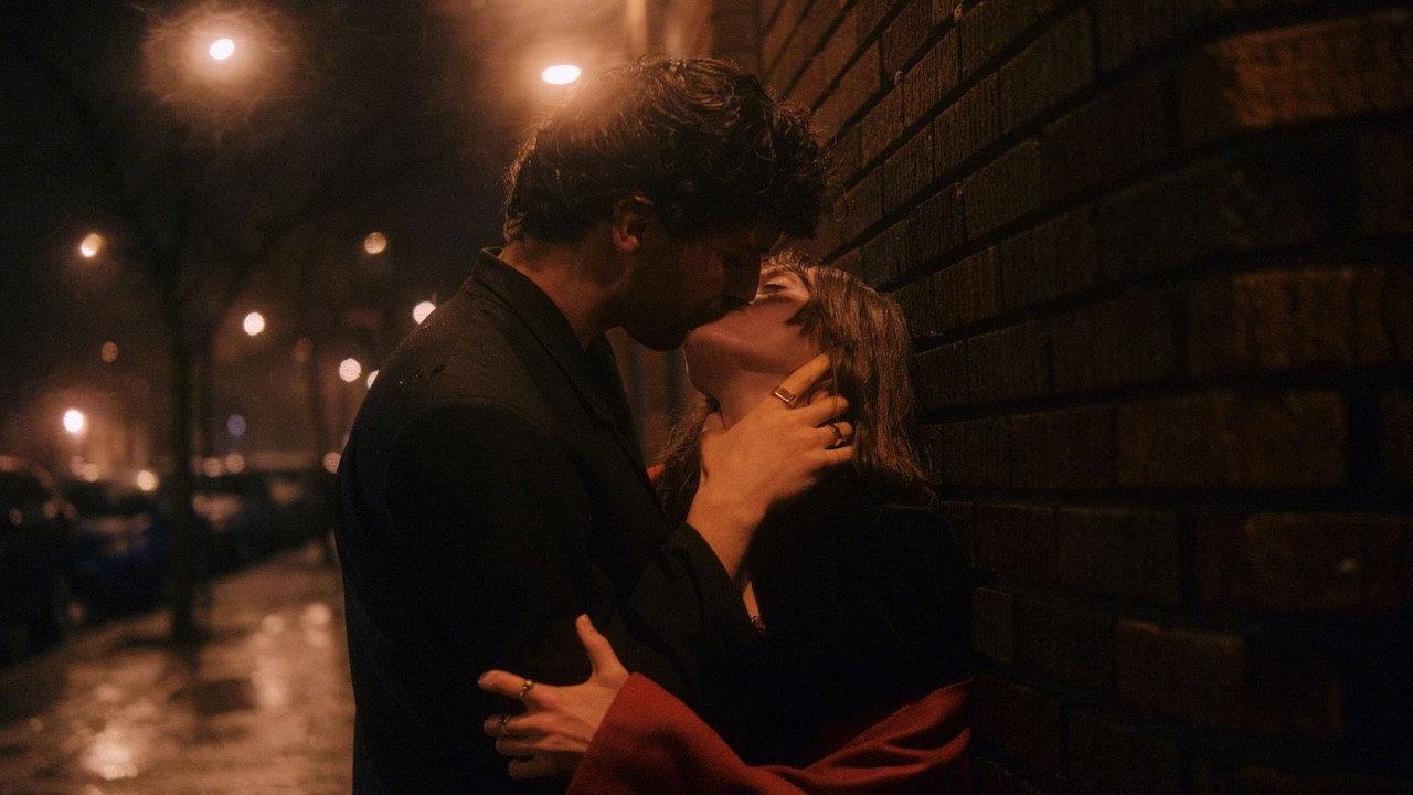 L'amour moderne 2025 movie scene