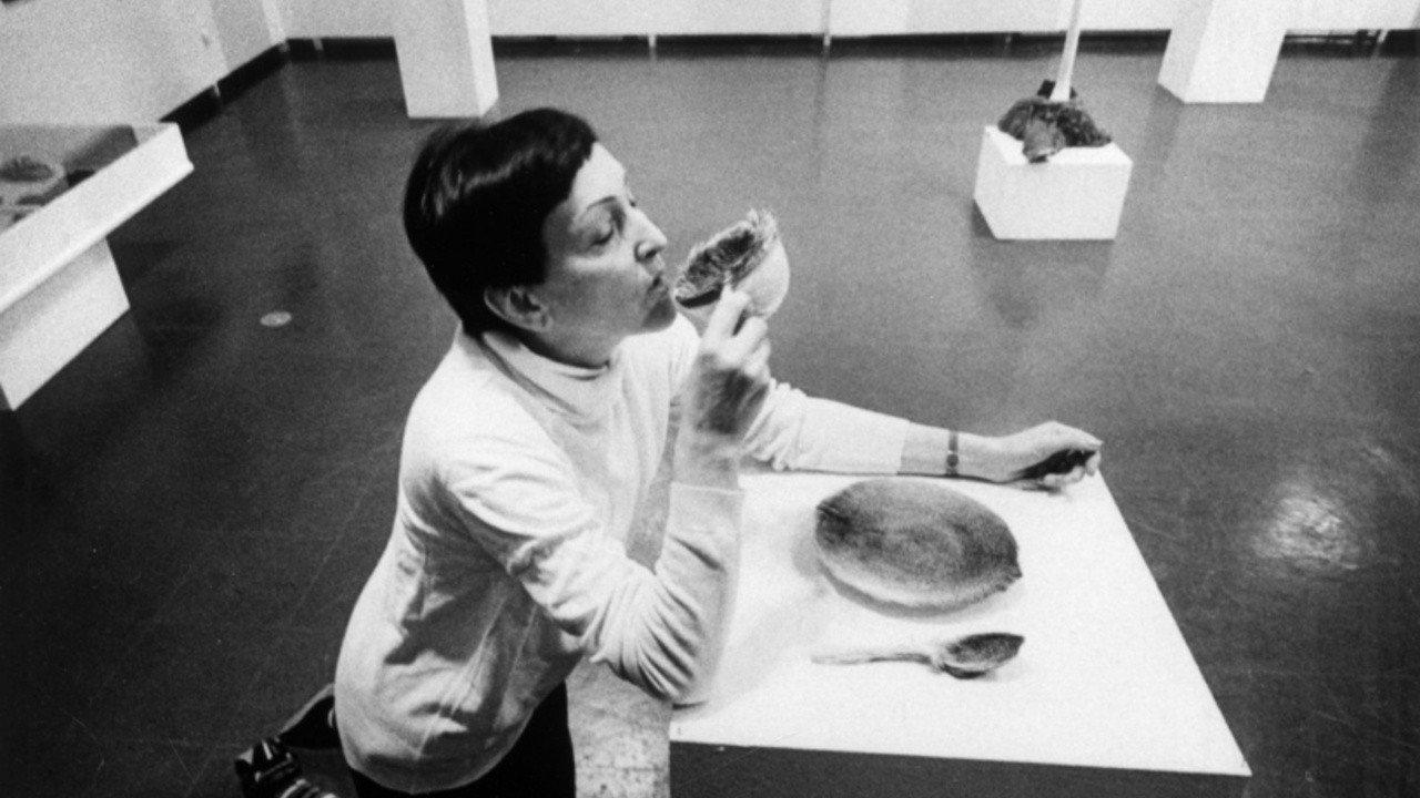 Imago Meret Oppenheim 1988 movie scene